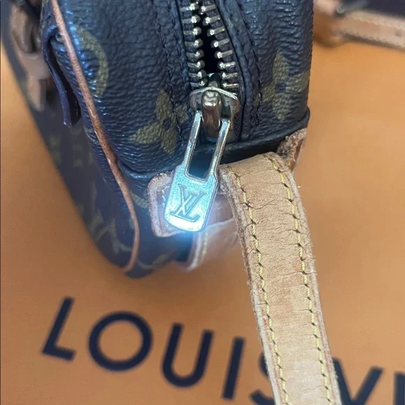 Authentic Louis Vuitton jeune fille crossbody bag - Picture 4 of 10